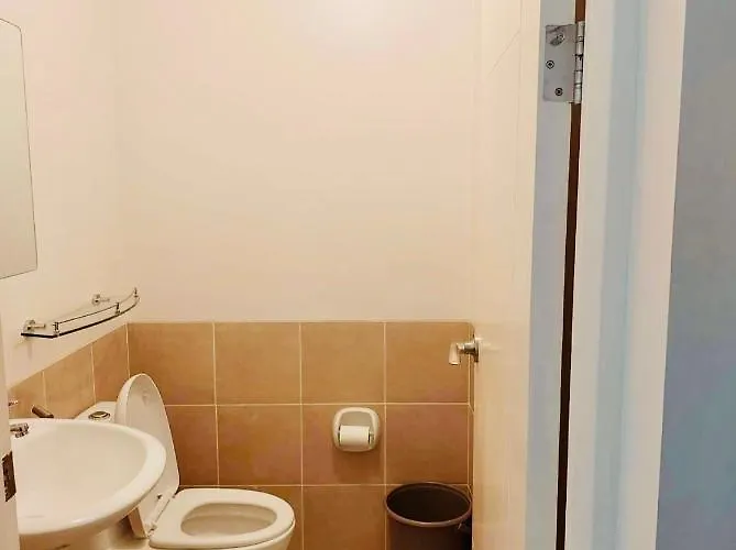 1br Unit At Celandine Near Ayala Cloverleaf Mall Apartamento Manila